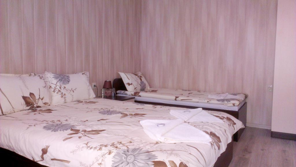 ホテル Camping Verila サパレヴァ・バニャ エクステリア 写真